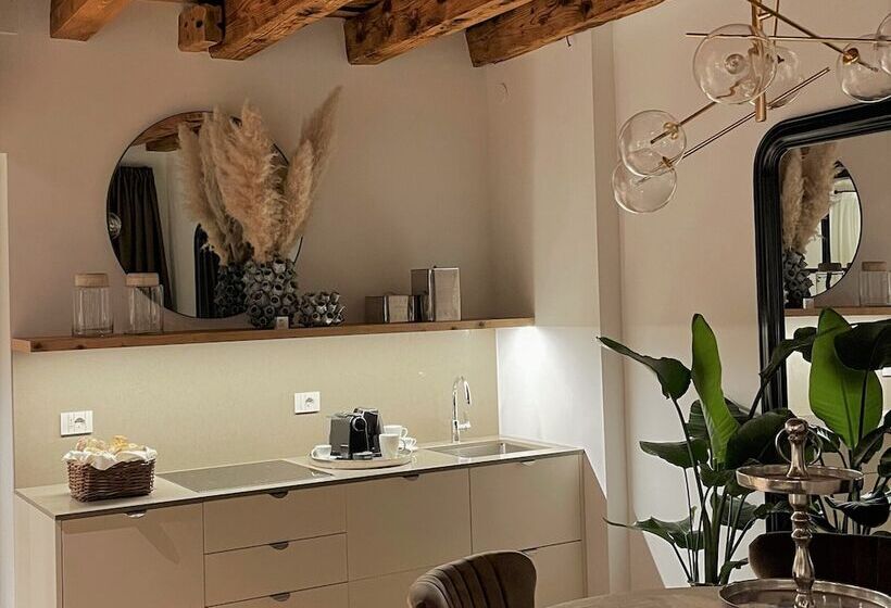 פונדק Elegance Room