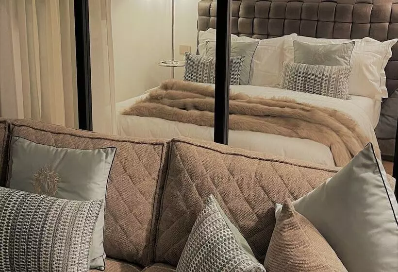 Hostelli Elegance Room