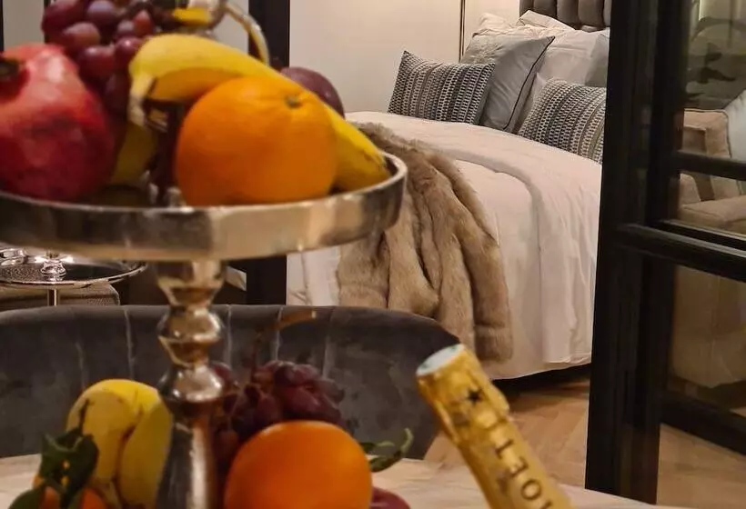 Hostelli Elegance Room