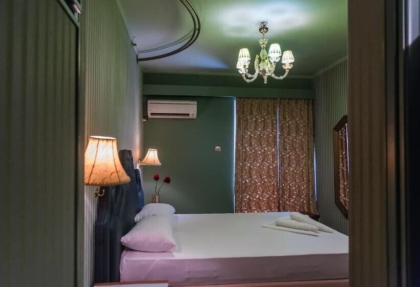 בית מלון כפרי Ruby Rooms Kifisia   Adults Only