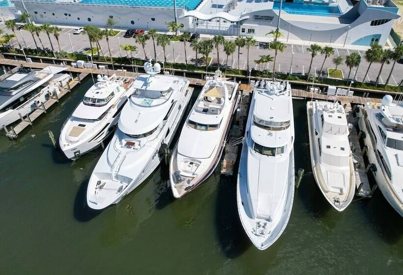 فندق Stonehedge At Sea