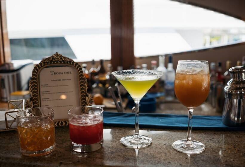 فندق Stonehedge At Sea