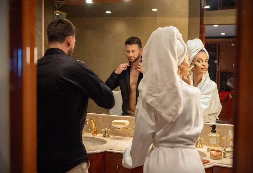 فندق Stonehedge At Sea