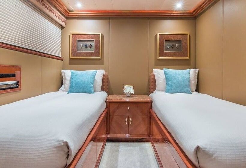 فندق Stonehedge At Sea