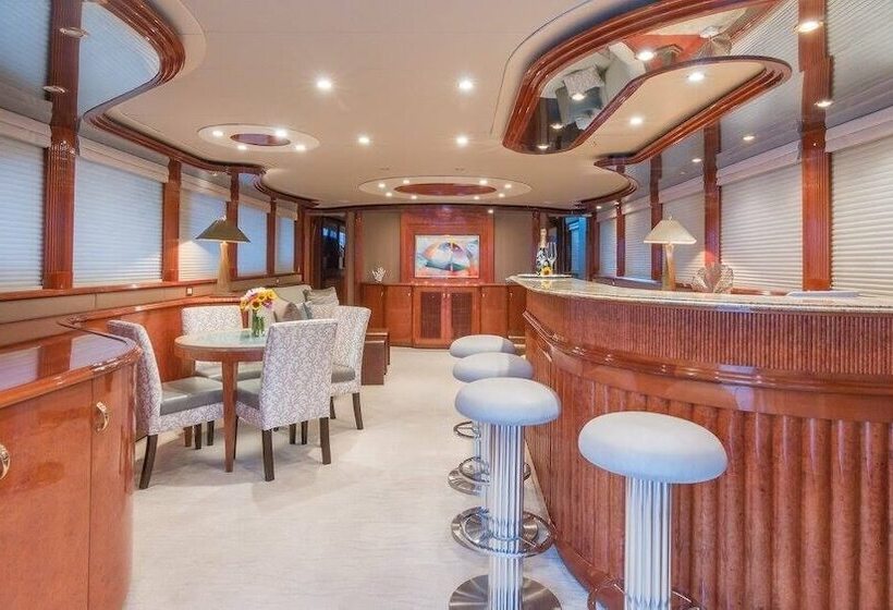 فندق Stonehedge At Sea