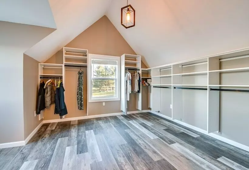 Luxe Pennsylvania Lakefront Vacation Rental!