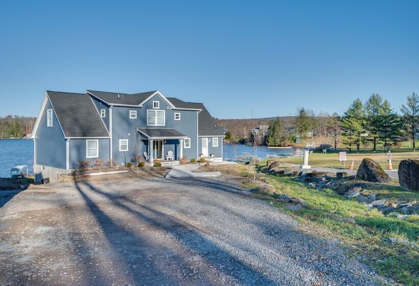 Luxe Pennsylvania Lakefront Vacation Rental!