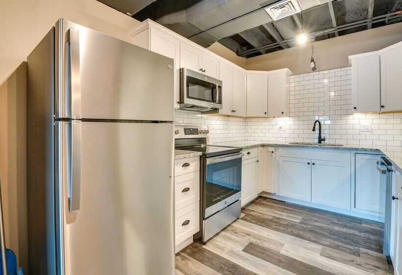 Luxe Pennsylvania Lakefront Vacation Rental!