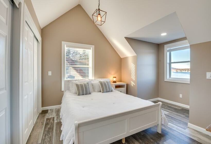 Luxe Pennsylvania Lakefront Vacation Rental!