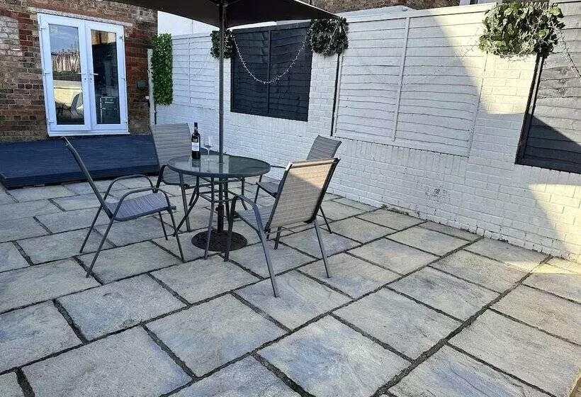 Residenssi Super Comfortable & High Quality