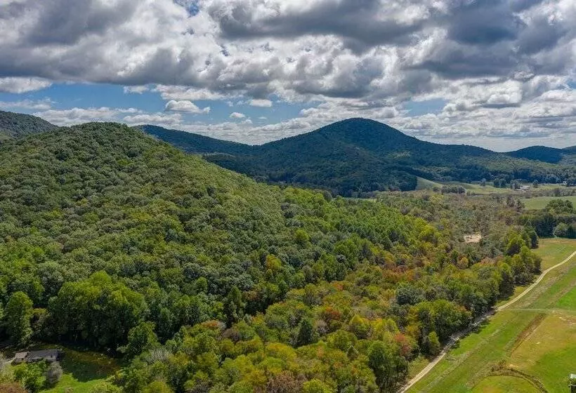 Moonshiner S Cabin Minutes From Two Wheels!