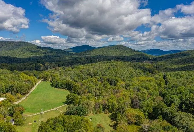 Moonshiner S Cabin Minutes From Two Wheels!