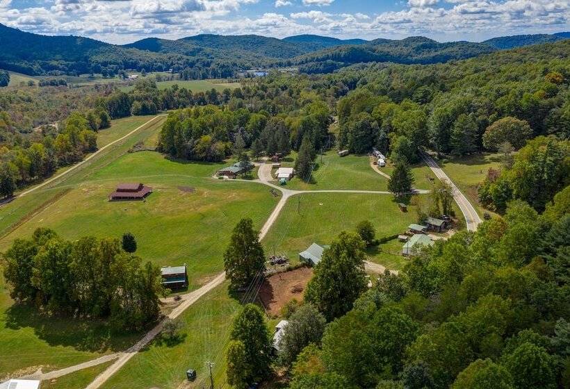 Moonshiner S Cabin Minutes From Two Wheels!