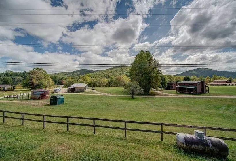 Moonshiner S Cabin Minutes From Two Wheels!