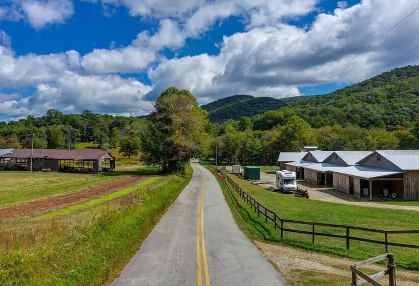 Moonshiner S Cabin Minutes From Two Wheels!