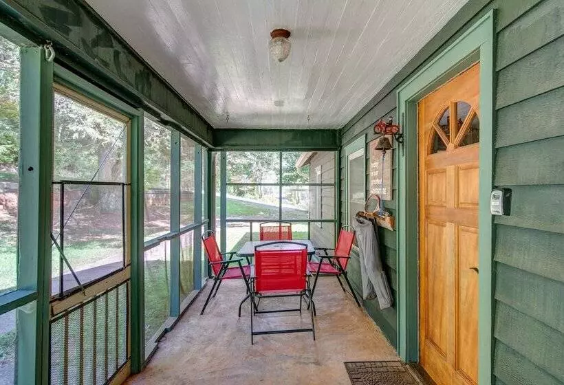 Moonshiner S Cabin Minutes From Two Wheels!