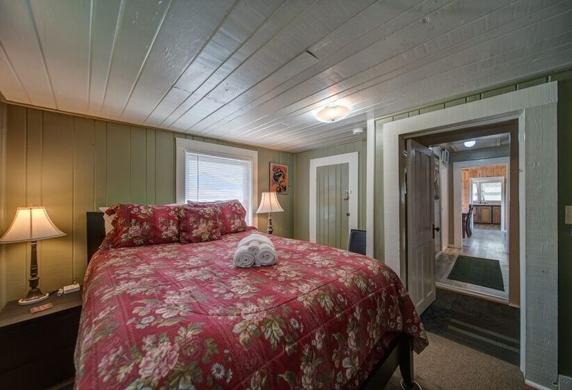 Moonshiner S Cabin Minutes From Two Wheels!