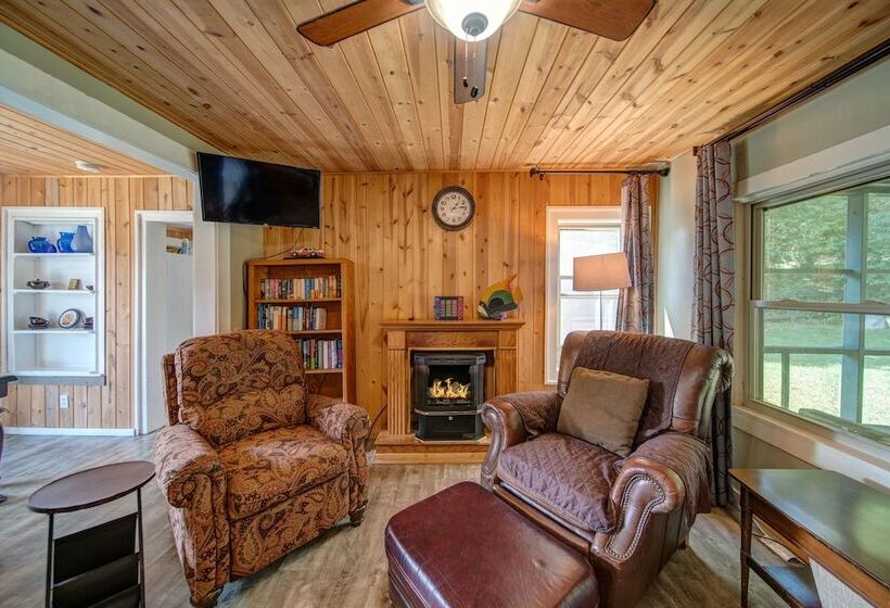 Moonshiner S Cabin Minutes From Two Wheels!