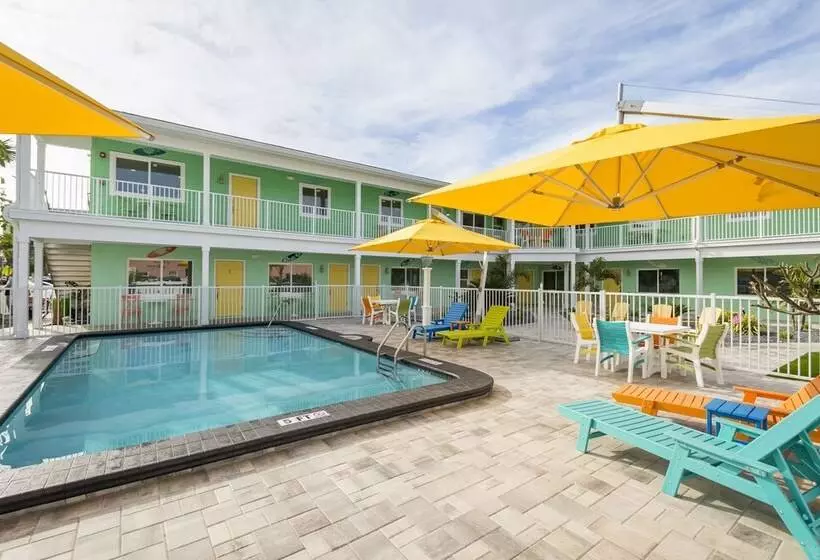 Motelli The Lofts At St Pete Beach