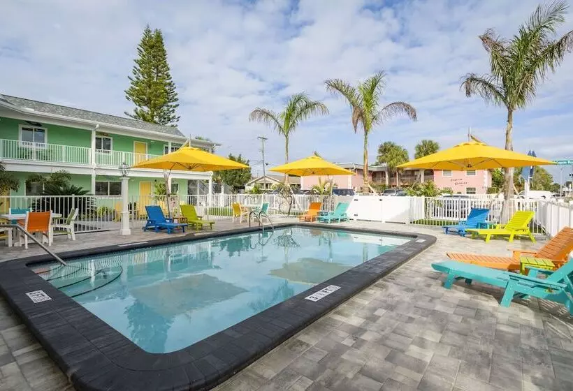 Motelli The Lofts At St Pete Beach