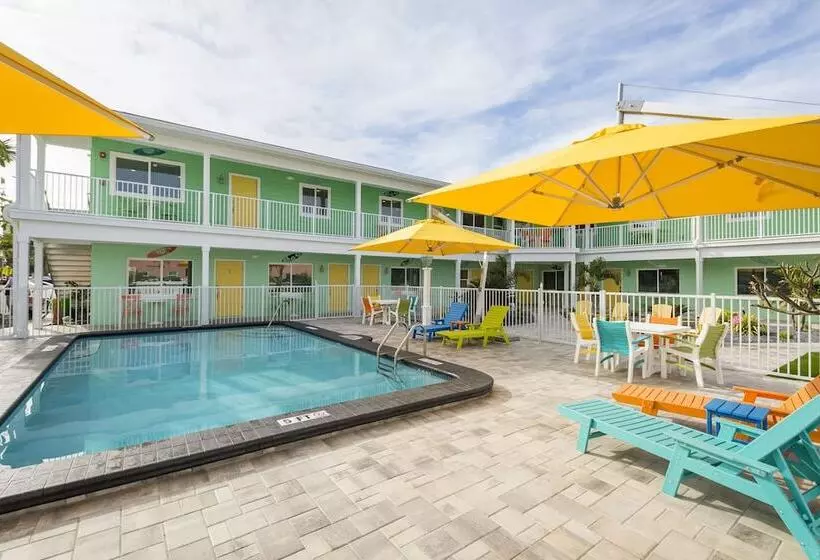 Motelli The Lofts At St Pete Beach