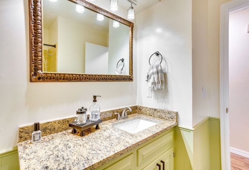 Norman Home W/ Fenced Yard & Grill: 1 Mi To Ou!