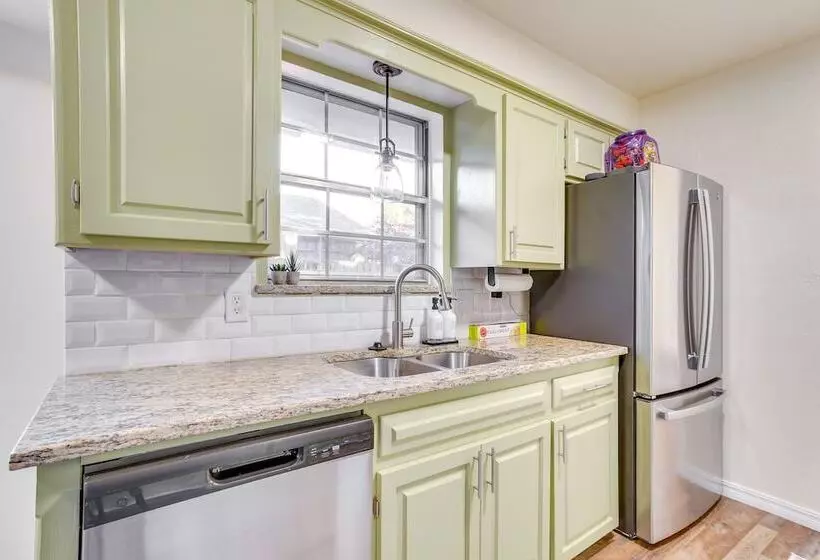 Norman Home W/ Fenced Yard & Grill: 1 Mi To Ou!