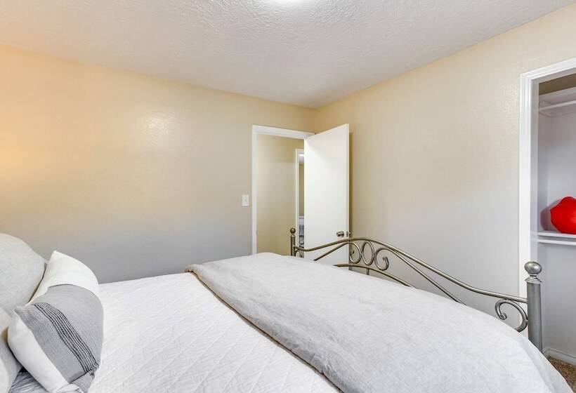 Norman Home W/ Fenced Yard & Grill: 1 Mi To Ou!