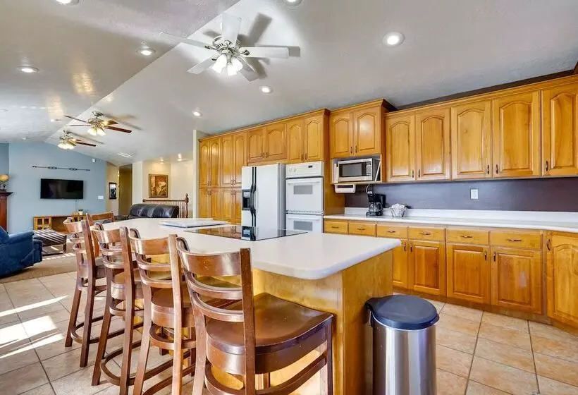 North Salt Lake Vacation Rental: 7 Mi To Downtown