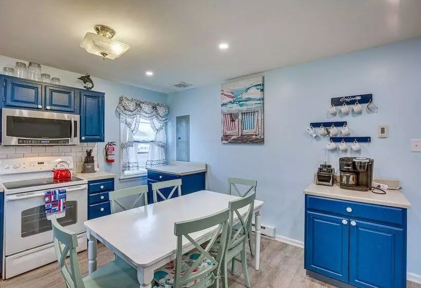 Beach House W/ Private Pool In North Wildwood