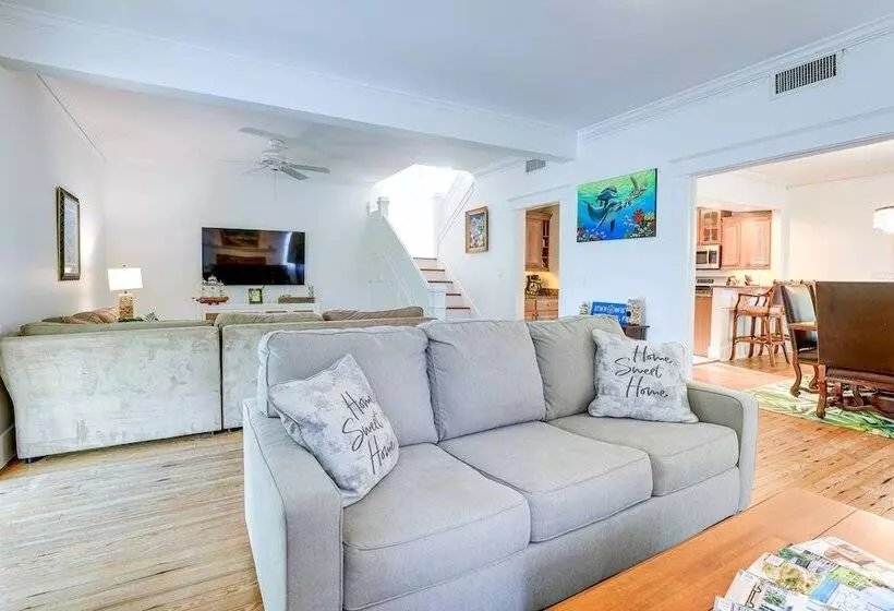 Palm City Home W/ Pool & Florida Room   Near Golf