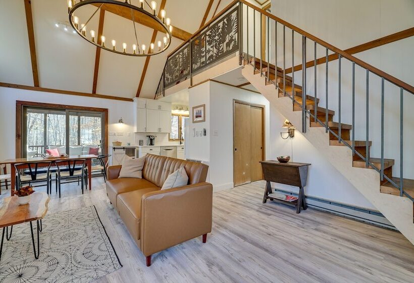 Peaceful Pocono Lake Cabin: Walk To Pine Lake!