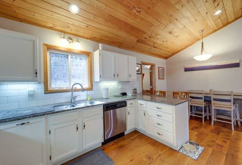 Pet Friendly Cabin W/ Fire Pit In Spruce Pine!