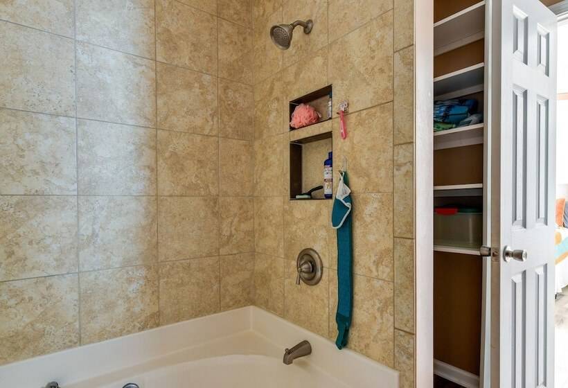 Peaceful Troutman Home: 5 Mi To Lake Norman!