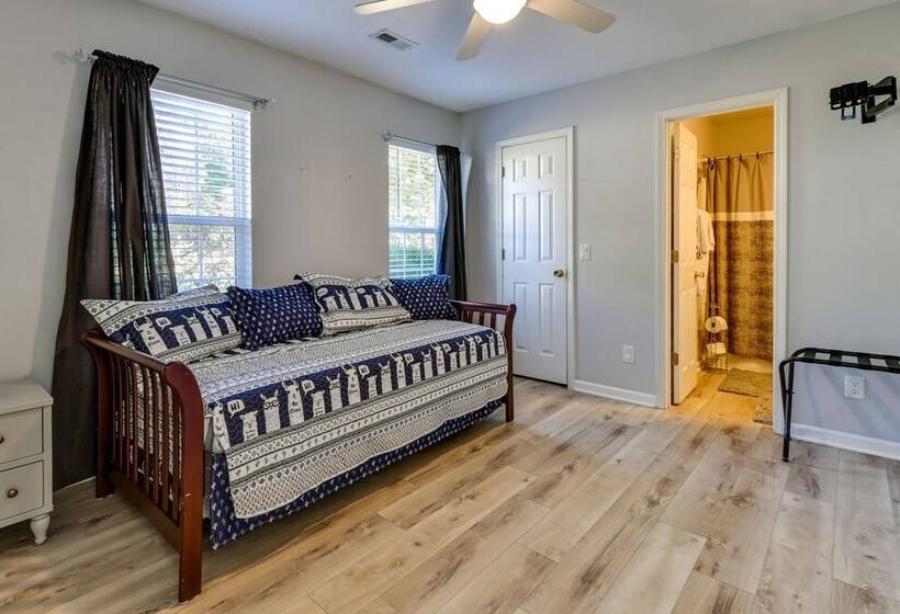 Peaceful Troutman Home: 5 Mi To Lake Norman!