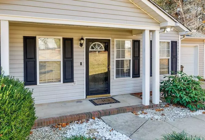 Peaceful Troutman Home: 5 Mi To Lake Norman!