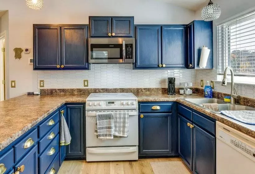 Peaceful Troutman Home: 5 Mi To Lake Norman!