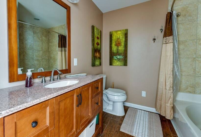 Peaceful Troutman Home: 5 Mi To Lake Norman!