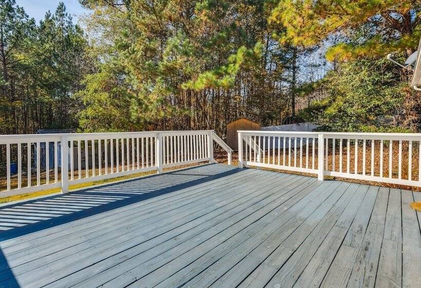 Peaceful Troutman Home: 5 Mi To Lake Norman!