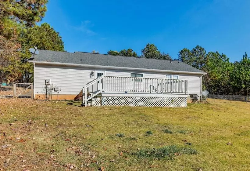 Peaceful Troutman Home: 5 Mi To Lake Norman!