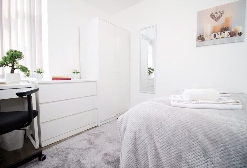 Pensionat Cardiff Private Double Rooms With Shared Bathroom Wi Fi And Free On Street Parking