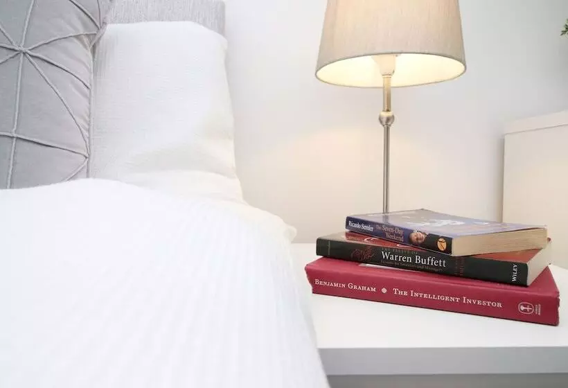 پانسیون Cardiff Private Double Rooms With Shared Bathroom Wi Fi And Free On Street Parking