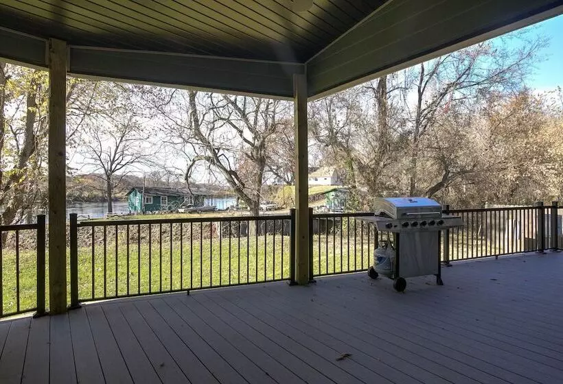Pet Friendly Cotter Retreat W/ Deck & Gas Grill!