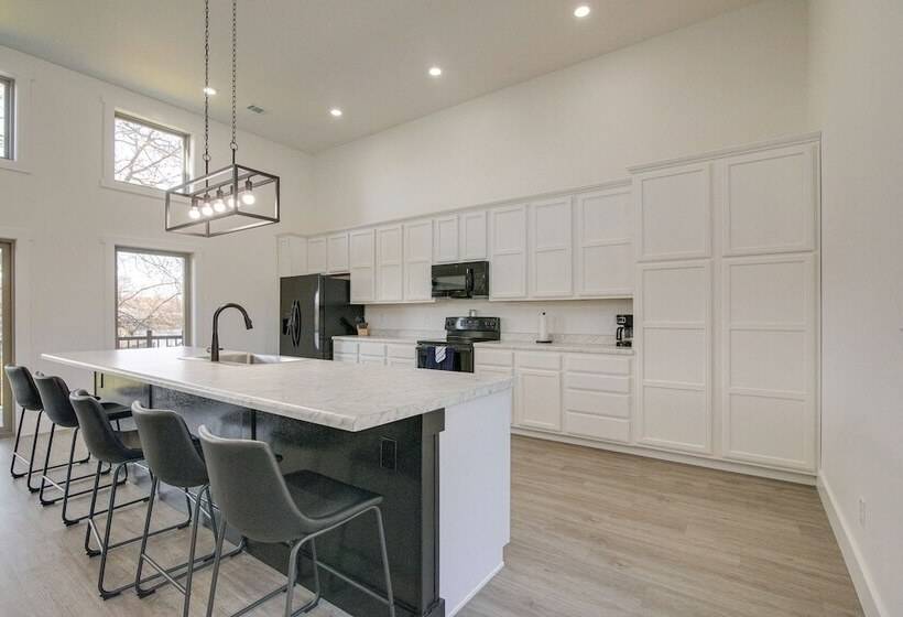 Pet Friendly Cotter Retreat W/ Deck & Gas Grill!