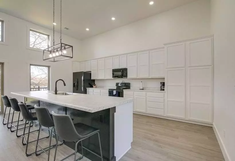 Pet Friendly Cotter Retreat W/ Deck & Gas Grill!