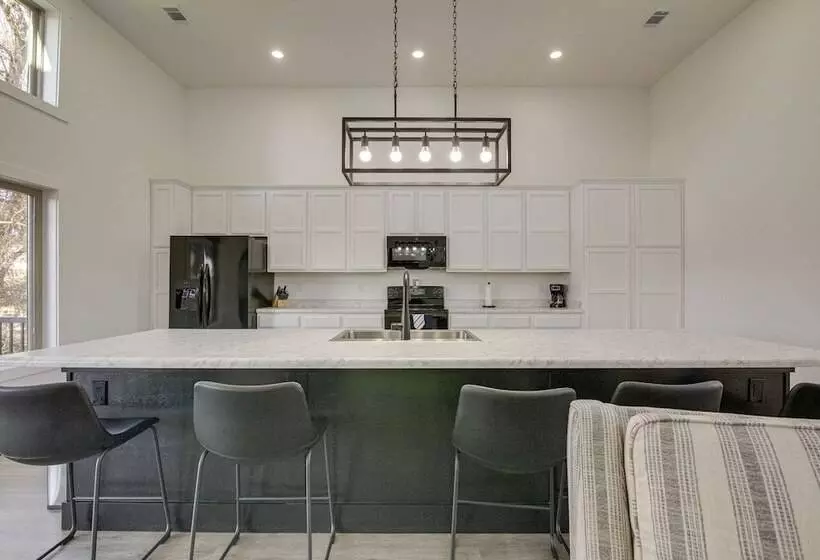 Pet Friendly Cotter Retreat W/ Deck & Gas Grill!