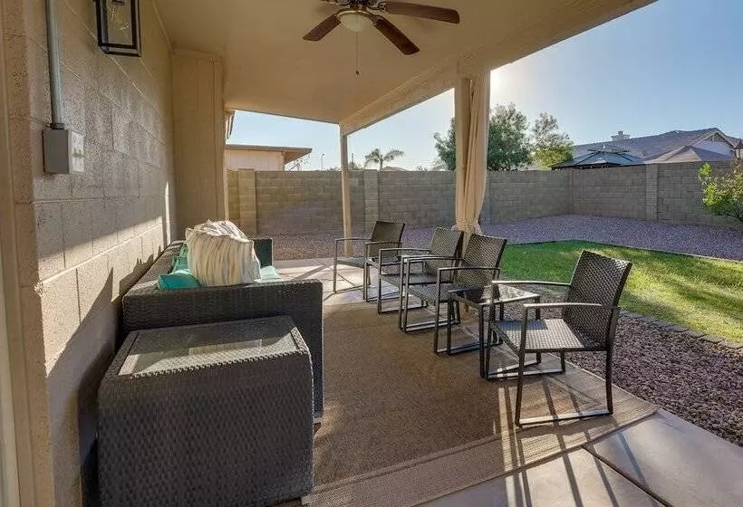 Pet Friendly Peoria Home Near State Farm Stadium!