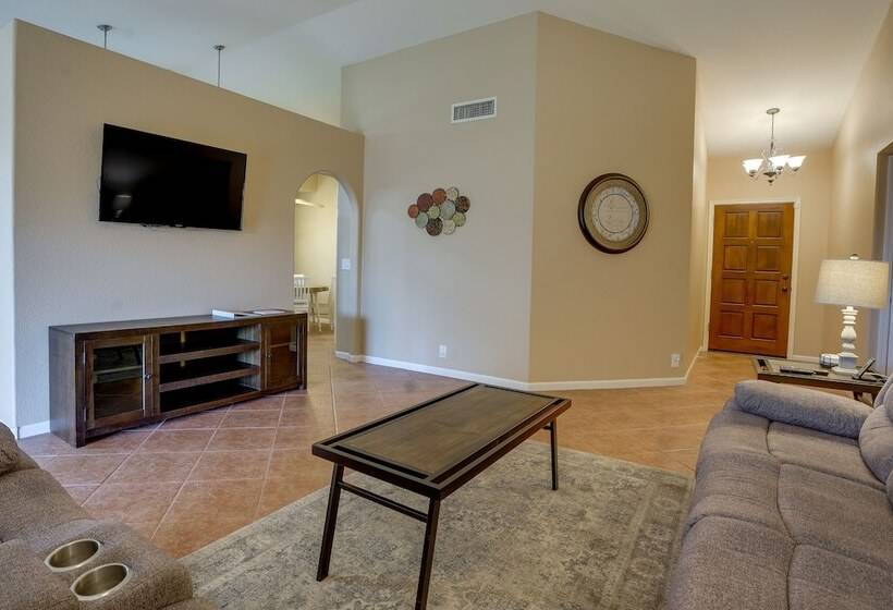 Pet Friendly Peoria Home Near State Farm Stadium!