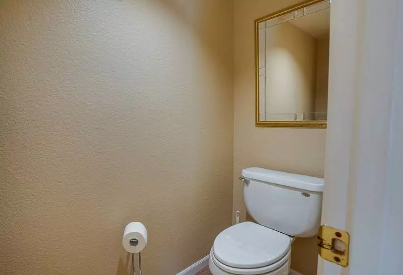 Pet Friendly Peoria Home Near State Farm Stadium!