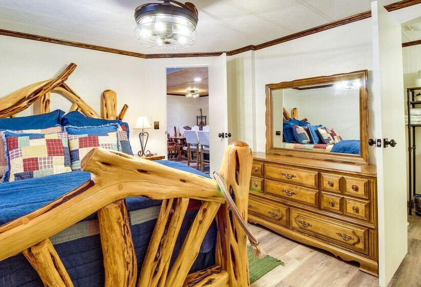 Pinetop Lakeside Cabin Rental: Porch & Fire Pit!